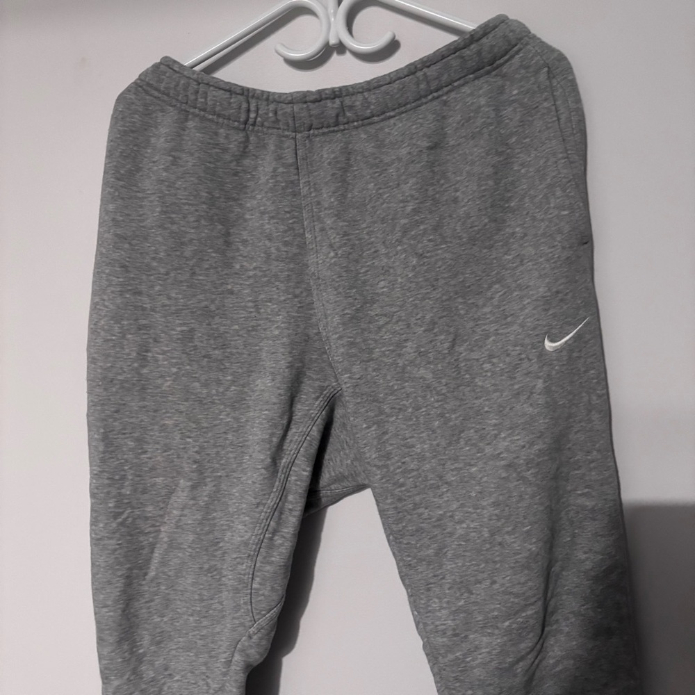 Nike Gray Fleece Sweatpants Classic Joggers with Checkmark Logo Men’s Loungewear